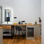 Apartment Near Old Town City Beach