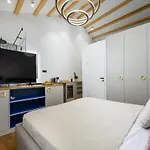 Apartment Near Old Town City Beach