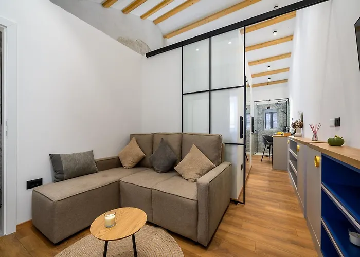 Apartment Near Old Town City Beach